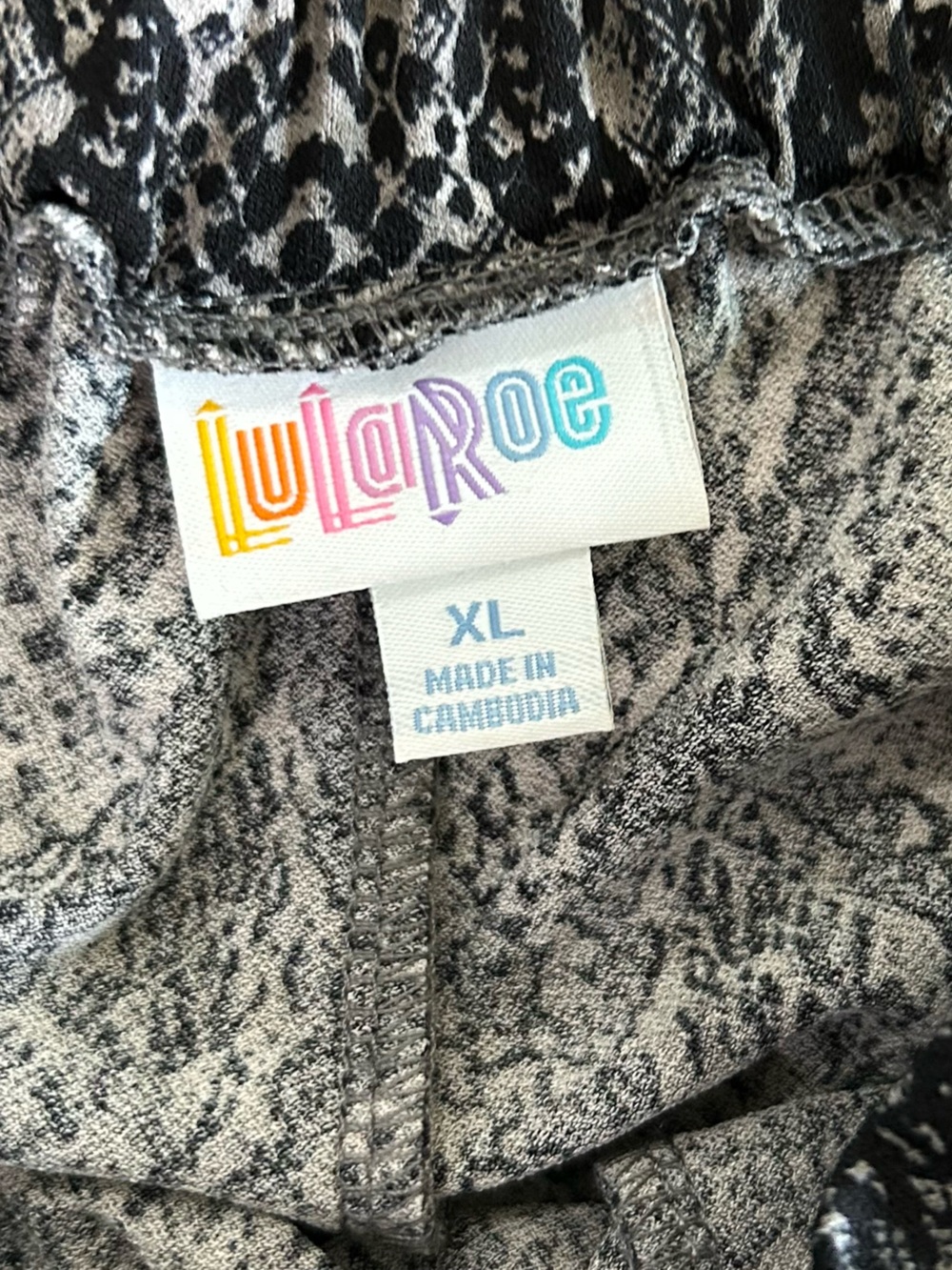 LuLaRoe Snake Print High Waist Paperbag Shorts - Black & Gray - Picture 6 of 7